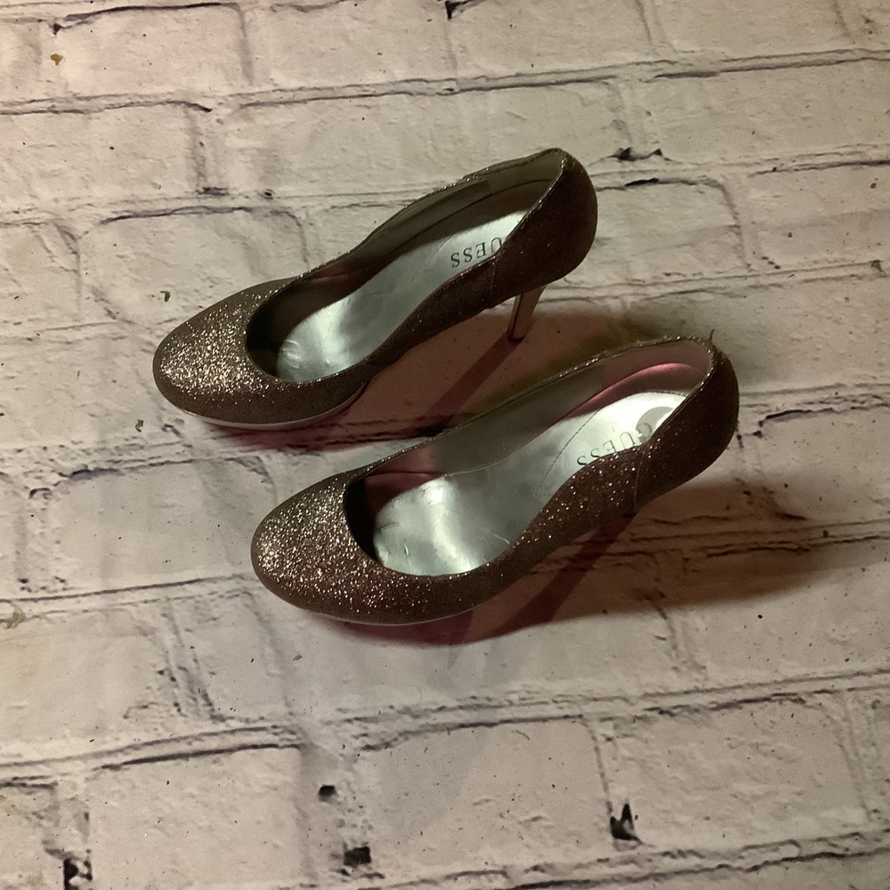 GUESS HIGH HEELS. SIZE 9 - Picture 3 of 5